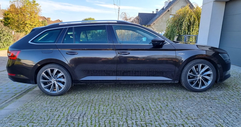 Skoda Superb cena 79900 przebieg: 210000, rok produkcji 2017 z Kostrzyn nad Odrą małe 137